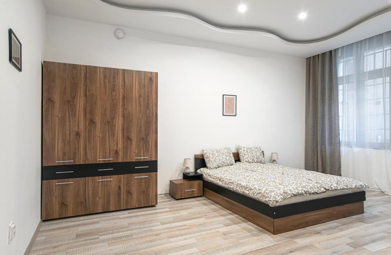Bilyana'S 1 Bedroom Central Apartment Sofia Bagian luar foto