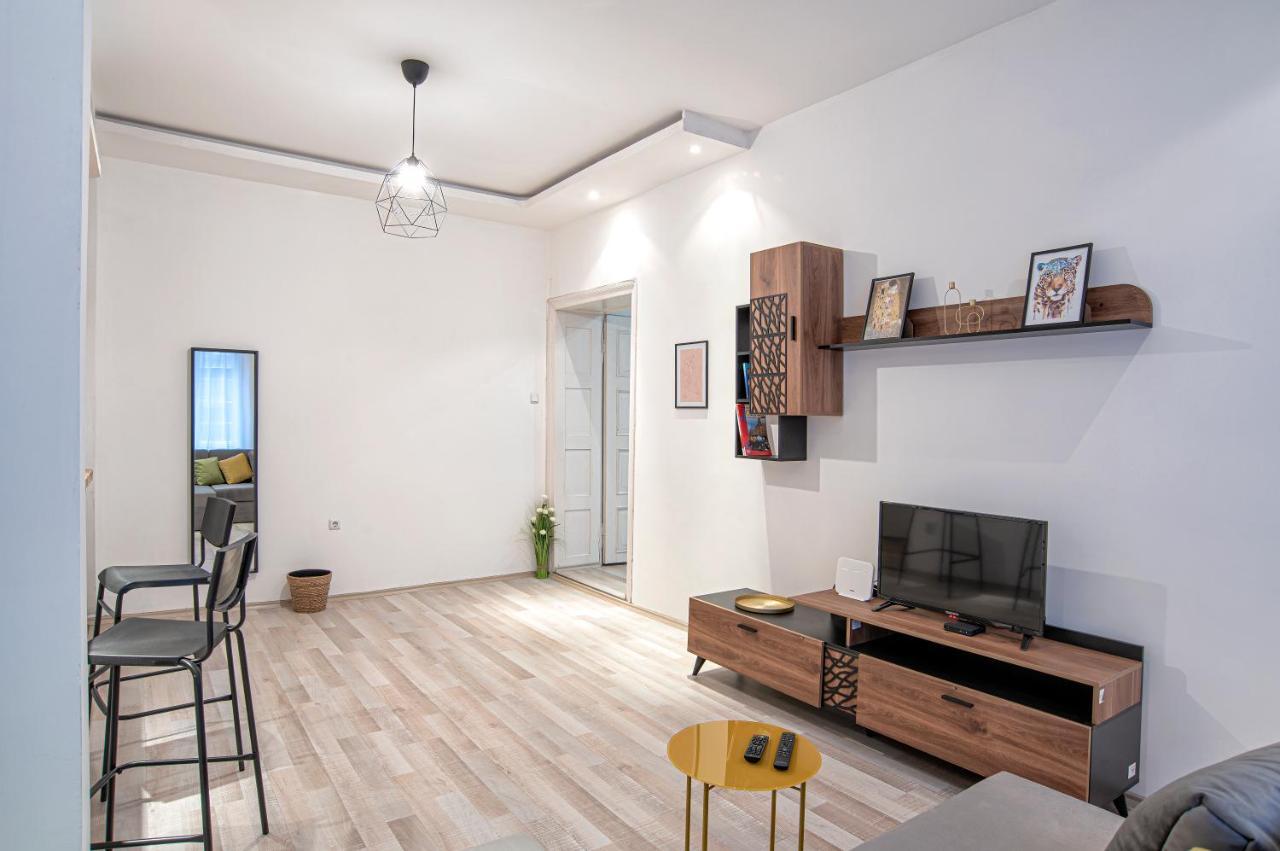 Bilyana'S 1 Bedroom Central Apartment Sofia Bagian luar foto